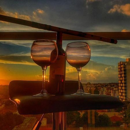 VIKINGS- Alto Padrão, Apto Rústico com conforto,Wifi e vista incrivel máx 4 São Carlos Exterior foto
